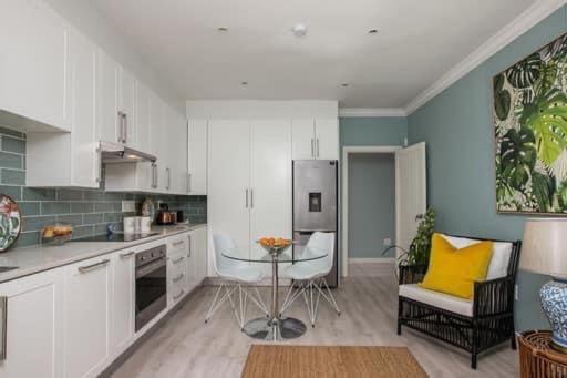 37 Alexandra Avenue, Self Catering Executive Apartment No Load Shedding And Water Outages โจฮันเนสเบิร์ก ภายนอก รูปภาพ